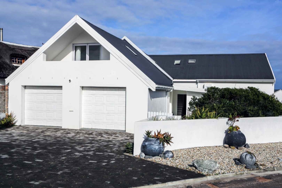 5 Bedroom Property for Sale in Grotto Bay Western Cape